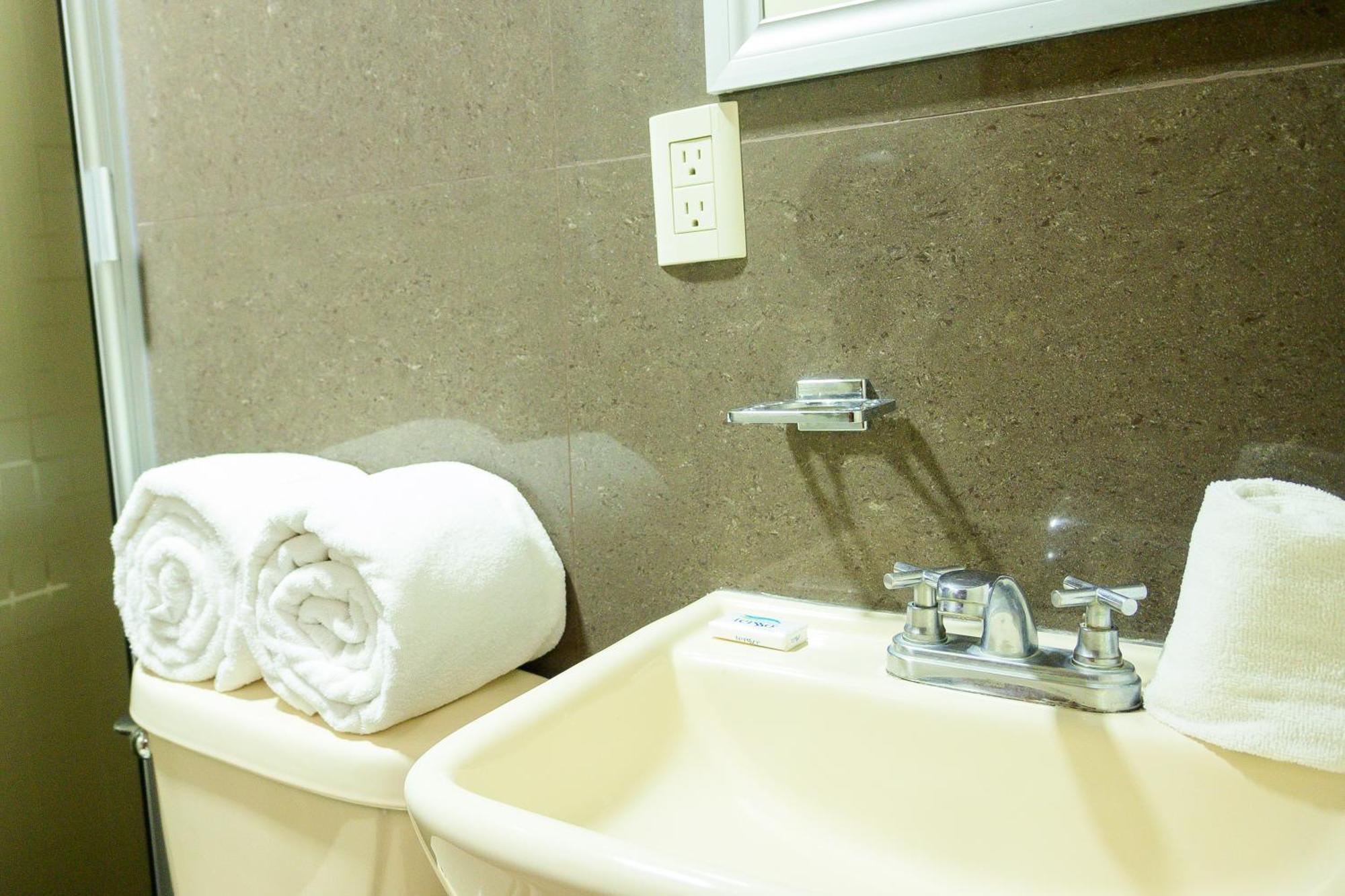 Hotel Acuario En Ocotlan Eksteriør billede